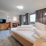Burghotel Alpengluehn