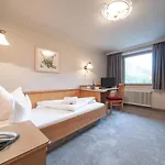 Burghotel Alpengluehn מלון 3*