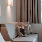 Burghotel Alpengluehn