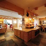 فندق Burghotel Alpengluehn اوبرغورغل