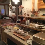 Burghotel Alpengluehn אוברגורגל
