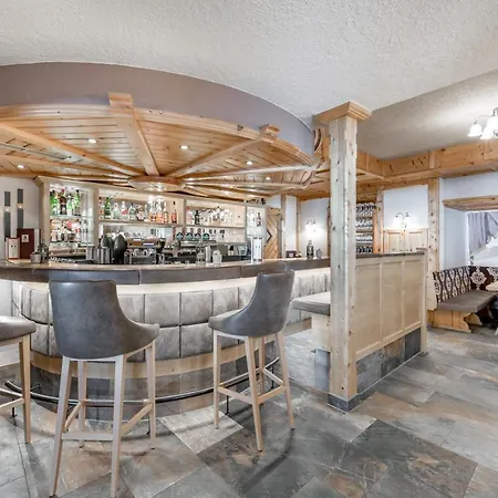 Burghotel Alpengluehn Otel 3*