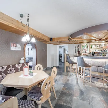 Burghotel Alpengluehn Обергургль