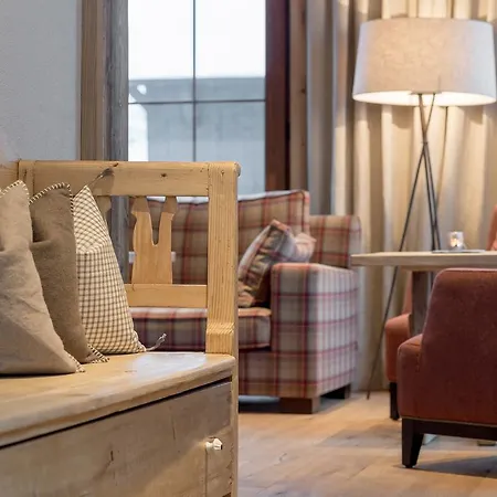 Burghotel Alpengluehn