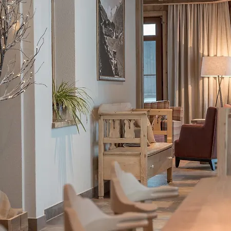 Отель Burghotel Alpengluehn Обергургль
