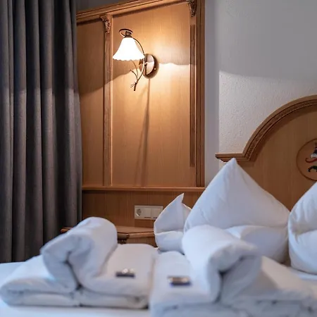 Burghotel Alpengluehn Обергургль