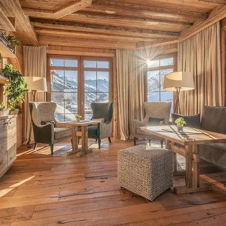 Burghotel Alpengluehn Otel