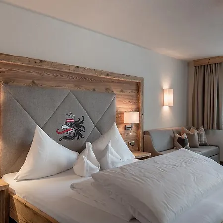 Burghotel Alpengluehn Отель 3*