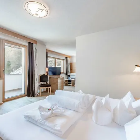 Burghotel Alpengluehn 3* Обергургль