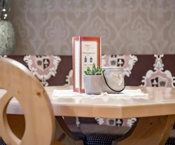 Burghotel Alpengluehn 3*