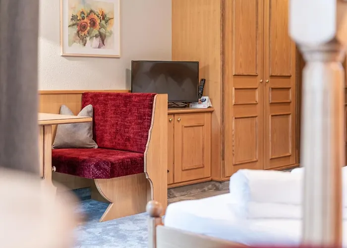 Burghotel Alpengluehn 3*