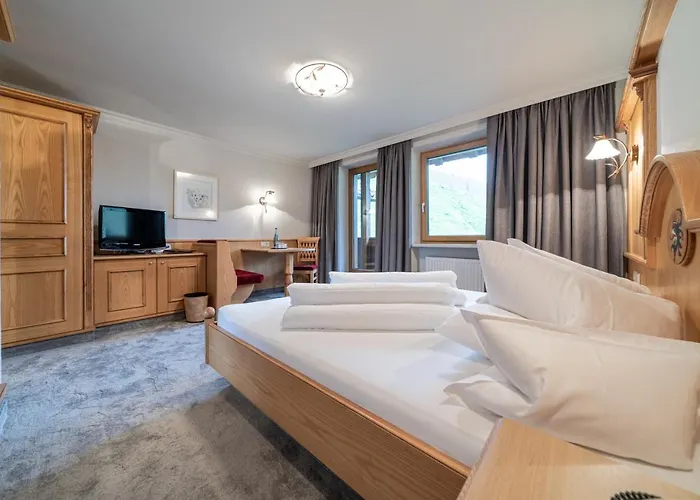 Burghotel Alpengluehn