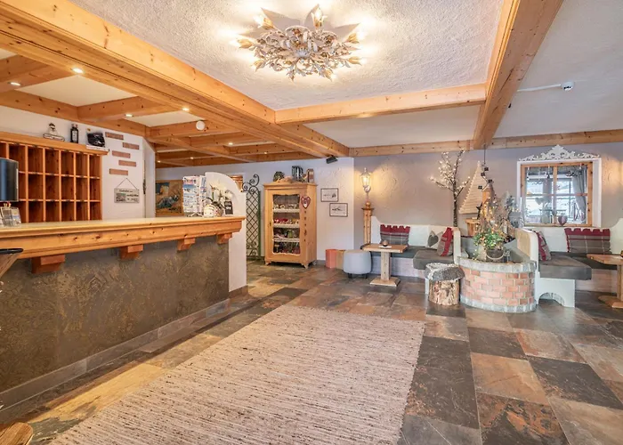 Burghotel Alpengluehn فندق اوبرغورغل