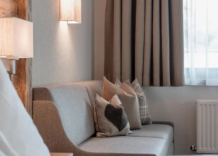 Burghotel Alpengluehn