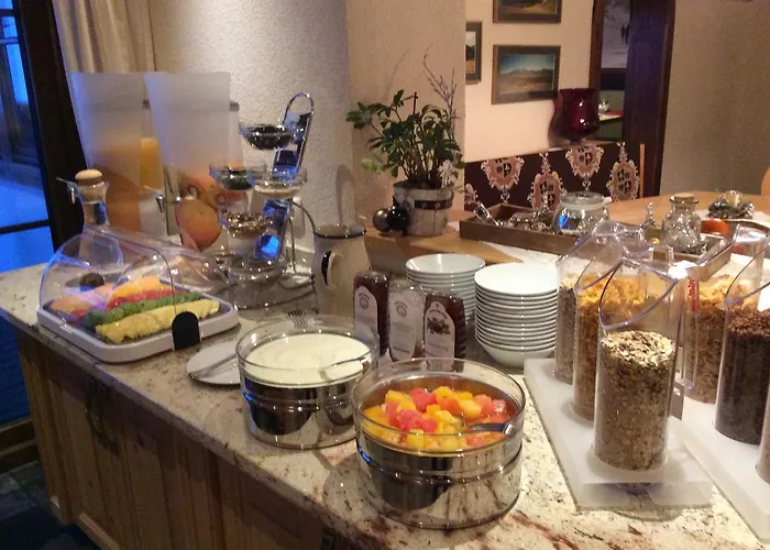 Burghotel Alpengluehn 호텔 3*