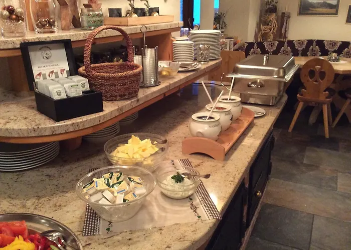 호텔 Burghotel Alpengluehn 3*