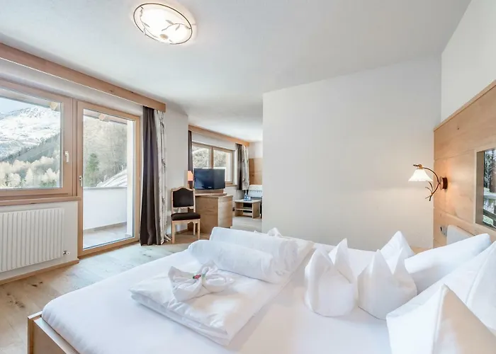 Burghotel Alpengluehn 3* اوبرغورغل