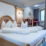 Hotel Burghotel Alpenglühn 3*