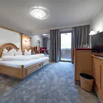 Hotel Burghotel Alpenglühn