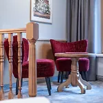 호텔 Burghotel Alpengluehn