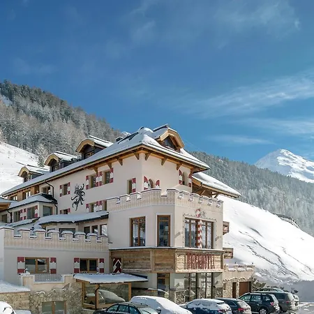 Burghotel Alpenglühn Hotel