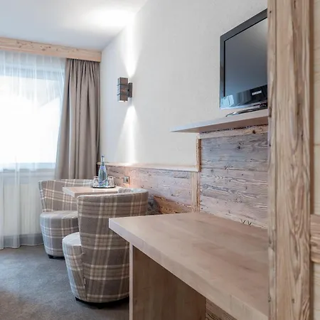 فندق Burghotel Alpengluehn اوبرغورغل