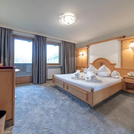 Burghotel Alpengluehn فندق 3*