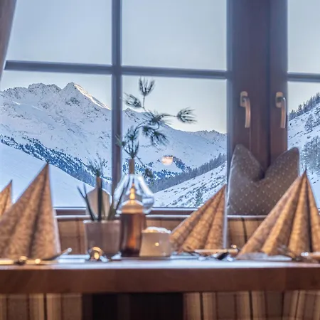 Burghotel Alpenglühn