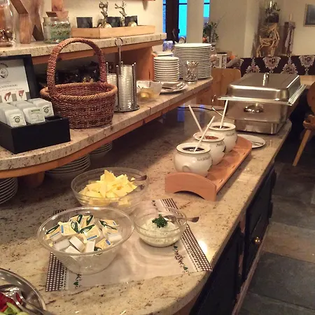 Hotel Burghotel Alpenglühn 3*